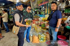 Pemkab Natuna-Bulog bersinergi jaga stabilitas harga minyak goreng