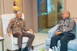 Gubernur Fakhiri usul percepatan pembangunan sembilan jalan strategis di Papua