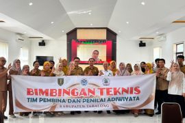 Tim Pembina dan Penilai Adiwiyata Tabalong ikuti bimbingan teknis