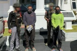 Dua anggota KKB kasus pembunuhan diserahkan ke Kejari Wamena