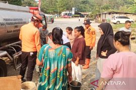 BPBD Bogor kirim 10.000 liter air bersih bagi warga terdampak kekeringan