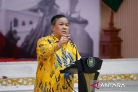 Plt Gubri minta Komisaris Direksi BUMD bertanggung jawab kontribusi besar