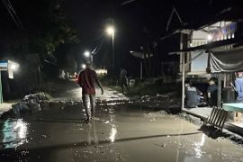 Banjir bandang kembali merendam Sungai Batang, Agam mengakibatkan 80 warga mengungsi (Video)