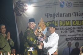Jaga dan lestarikan tradisi sedekah bumi,  Wali Kota apresiasi masyarakat Kaligangsa