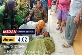 Pengemudi ojol diduga meninggal dunia dilarikan ke RS Bhayangkara