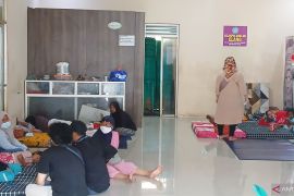 TPA Jatiwaringin, polisi beri pengamanan rumah yang ditinggal mengungsi