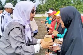 Hari Lansia, Pemkab Simalungun adakan layanan kesehatan dan bagi bahan pokok