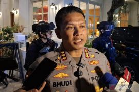 Tim gabungan menggeledah 12 lokasi terkait kasus dugaan korupsi