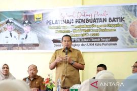 Pariaman latih warga produksi batik cap perkuat industri rumah tangga
