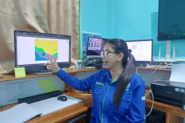 Hari ini cuaca di mayoritas wilayah RI diprakirakan berawan tebal