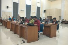 Pendapatan ojol di Singkawang turun 50 persen dampak pemadaman listrik