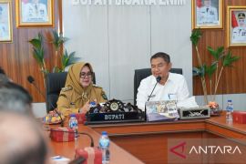Pemkab Muara Enim minta PTBA rampungkan pembangunan talud Sungai Enim