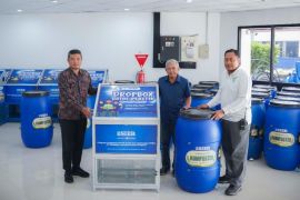 SIER salurkan "dropbox" dan komposter ke 12 kelurahan Surabaya