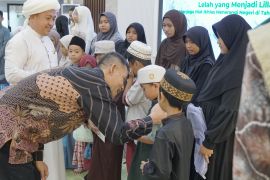 YBM PLN berbagi kado harapan bagi anak yatim-dhuafa