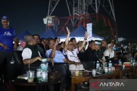 Wawako Pekanbaru larut dalam euforia Nobar Piala Dunia bersama warga Payung Sekaki