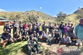 Satgas Yonif 511 perkuat komunikasi dengan warga Guninggame Lanny Jaya