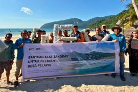 DIB salurkan jaring insang dan 2.500 kail rawai untuk nelayan Kayong Utara