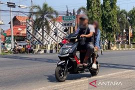 Dishub Batang edukasi masyarakat keselamatan menggunakan sepeda listrik