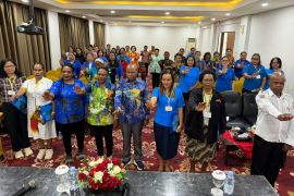 Pemberdayaan perempuan gereja menjadi prioritas Gubernur Papua Tengah