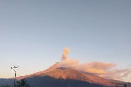 PVMBG mencatat tujuh letusan Gunung Lewotobi Laki-Laki dalam enam jam