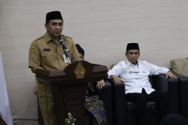 Bedah biografi pakar ilmu hadis UIN Walisongo, Taj Yasin Maimoen: Buku ini adalah mozaik keteladanan dan perjuangan