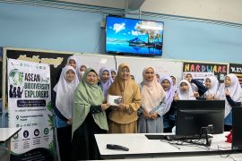 Dosen UMPR laksanakan PkM di Thamisslam Foundation School Thailand