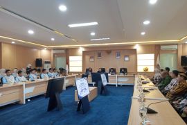 Pemkab Paser lepas mahasiswa UMKT ikuti program KKN dan magang