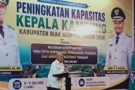 Bupati Markus ajak 254 kepala kampung tingkatkan kualitas pelayanan