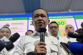Menteri Bahlil sebut 57 persen SPBU sudah salurkan B50