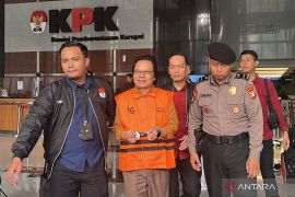 Mantan Sekjen MPR Ma'ruf Cahyono resmi ditahan KPK