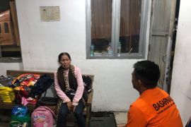 Tim SAR cari penumpang jatuh dari KMP Batumandi di perairan Lamsel