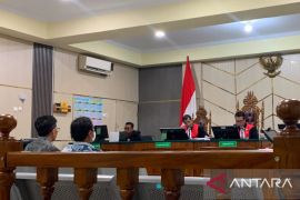 Eksepsi tiga terdakwa ditolak sidang korupsi PDAM Trita Mayang Jambi masuk tahap pembuktian