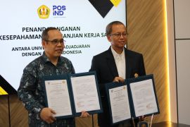 Unpad gandeng Pos permudah kirim ijazah bagi alumni