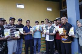 Kementan salurkan benih jagung hibrida untuk petani Blitar