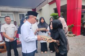 Pemkab Agam bagikan 15 ribu telur ayam guna atasi inflasi daerah