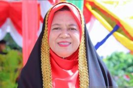 Pemkab Dompu gaungkan gerakan ayah mengantar anak pada hari pertama sekolah