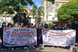 Ratusan relawan perempuaan di Palu minta program MBG tidak dihentikan