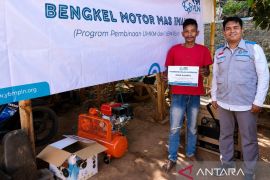 YBM PLN UP3 Situbondo salurkan bantuan alat bengkel modern kepada IKM