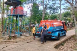 BPBD Banjar salurkan air bersih atasi dampak kemarau di Astambul