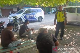 Polantas Bangka Barat sambangi warga di Terminal Mentok jadi pelopor keselamatan