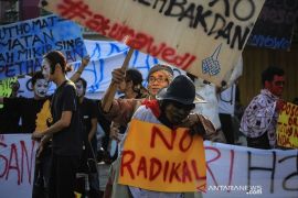 Merawat nalar, menjaga masa depan