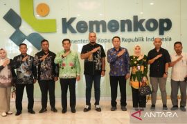 Bupati Ade Agus Hartanto akhiri roadshow ke Kementrian Koperasi