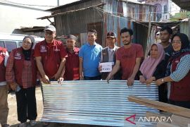 BPBD salurkan bantuan rekonstruksi korban kebakaran di Jalan Tinumbu Makassar