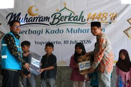 PLN salurkan 50 paket perlengkapan sekolah ke santri Sahabat Al Qur'an Musa