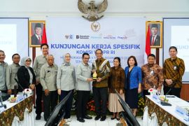 Komisi VI DPR tinjau Phapros dorong substitusi bahan baku obat impor