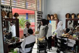 Pemkot Jayapura harap keterampilan tata rambut jadi peluang usaha OAP