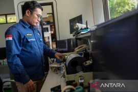 BPBD imbau warga tak panik status Gunung Anak Krakatau