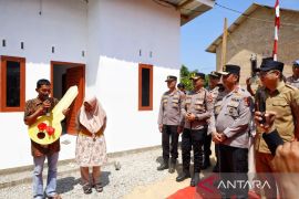 Polda Babel resmikan pembangunan rumah bagi korban kebakaran di Mentok