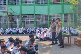 Polres Garut edukasi siswa dalam MPLS antisipasi kenakalan remaja