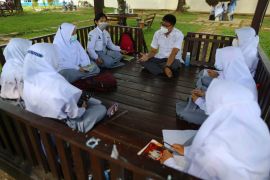 Bangun Generasi Emas, Grup MIND ID Salurkan 5.322 Beasiswa